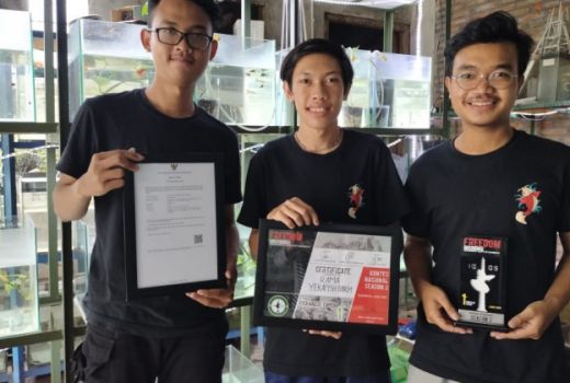 Cakep! Mahasiswa UGM Berhasil Juara Kontes Guppy Tingkat Nasional - GenPI.co JOGJA
