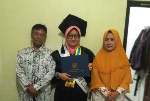 Inspiratif! Guru SD di Bantul Ini Raih IPK Sempurna di UNY - GenPI.co JOGJA