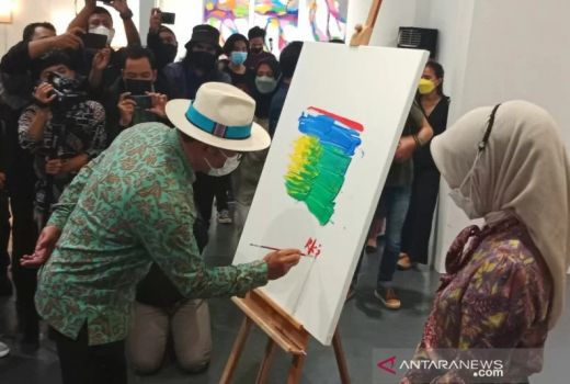 Curahkan Hati, Ridwan Kamil Gelar Pameran Lukisan di Yogyakarta - GenPI.co JOGJA