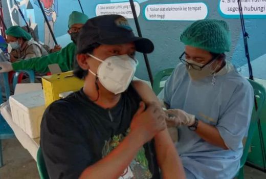 Risiko Tinggi, Relawan dan Tenaga Pendukung Divaksin Dosis Ketiga - GenPI.co JOGJA