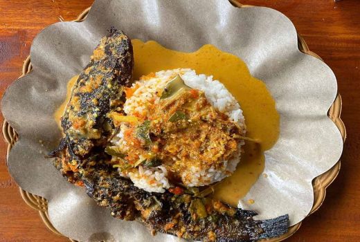 Mangut Lele Pak Gianto di Seturan, Enak Banget! - GenPI.co JOGJA