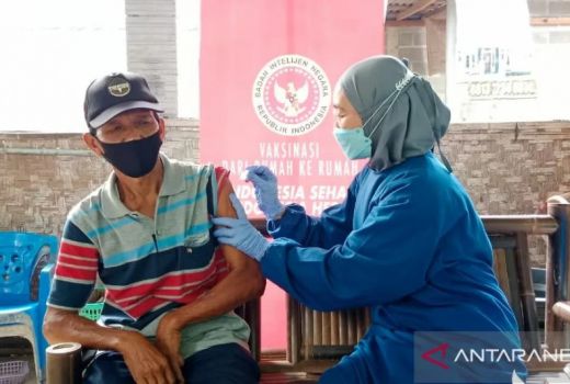 Sasar Desa Rawan Bencana, BIN DIY Vaksinasi Lansia di Kulon Progo - GenPI.co JOGJA