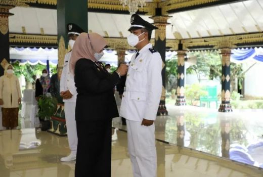 Lantik 2 Lurah, Bupati Sleman Ingatkan untuk Bisa Membangun Desa - GenPI.co JOGJA