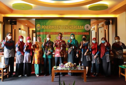 Keren! 3 Sekolah di Bantul Terima Penghargaan Adiwiyata dari KLHK - GenPI.co JOGJA