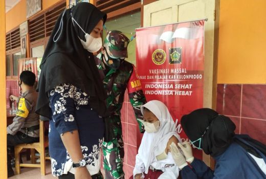 Bantu Kejar Target, Binda DIY Vaksinasi 300 Anak di Kulon Progo - GenPI.co JOGJA
