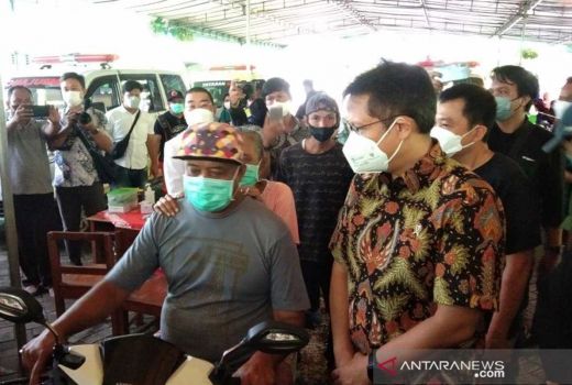Menkes Budi Gunadi Terharu Lihat Vaksinasi Lansia di Bantul - GenPI.co JOGJA