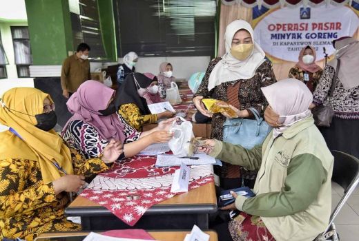 Tekan Harga, Sleman Gelar Operasi Pasar Minyak Goreng - GenPI.co JOGJA
