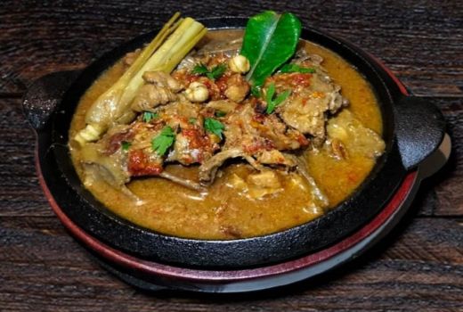 Bebek Goreng Joglo di Sleman, Ada Menu Bebek Kuah Rempah! - GenPI.co JOGJA