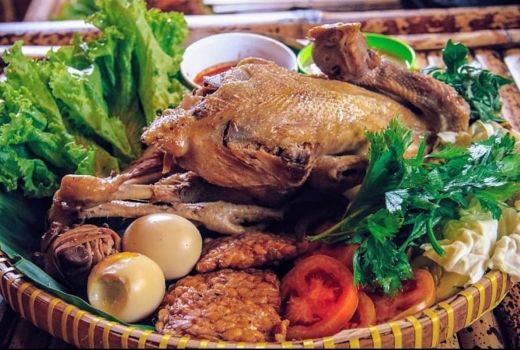 Ingkung Mbah Wongso di Kulon Progo, Serasa Makan di Rumah Nenek! - GenPI.co JOGJA