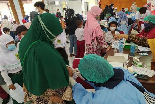816 Anak SD di Lereng Merapi Sleman Disuntik Vaksin Dosis Kedua - GenPI.co JOGJA