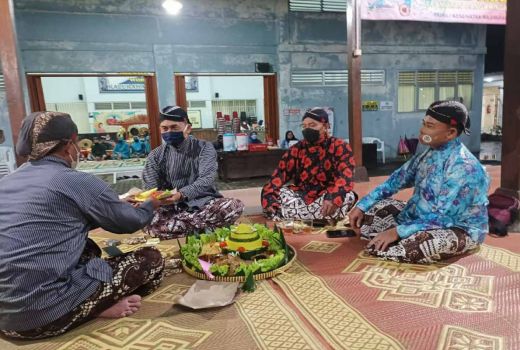 Kenduri, Warnai Peringatan Pindah Kantor Kepuharjo Sleman - GenPI.co JOGJA