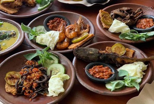 Dapur Papalo di Sleman, Ayam Ungkepnya Bikin Nagih! - GenPI.co JOGJA