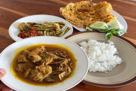 Resto Enthok Petir di Bantul, Pedasnya Bikin Ketagihan! - GenPI.co JOGJA