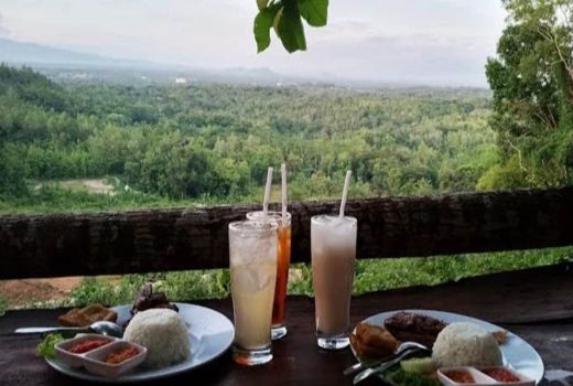 Pule Resto di Bantul, Ingkung Ayam Kuah Arehnya Gurih! - GenPI.co JOGJA