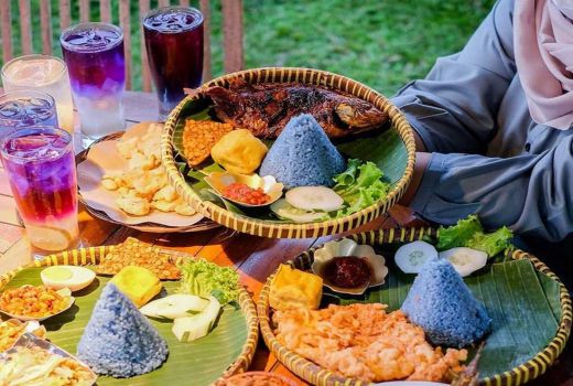 Erista Griyo Dhahar di Sleman, Ada Paket Megono Nasi Biru! - GenPI.co JOGJA