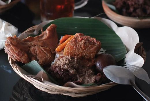 Gudeg Yu Mer di Sleman, Tawarkan 2 Varian Sambal Istimewa - GenPI.co JOGJA