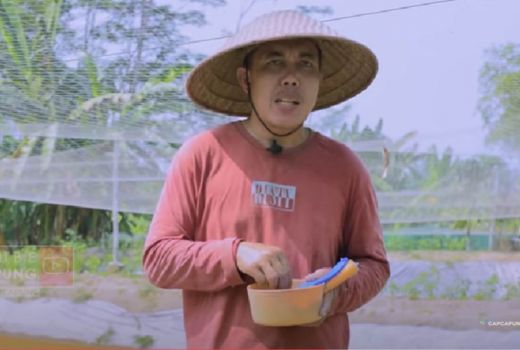 Jeli Melihat Peluang, Pria Asal Sleman Ini Jadi Juragan Ikan Koi - GenPI.co JOGJA