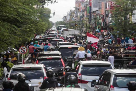 Aduhh, Jalan Malioboro Macet Gegara 1 Mobil Parkir Sembarangan - GenPI.co JOGJA