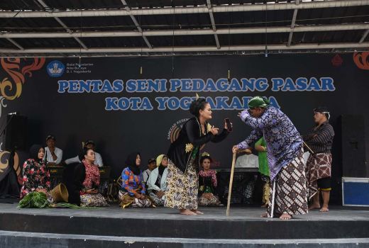 Unjuk Kebolehan, Pedagang Pasar di Yogyakarta Pentas Kethoprak - GenPI.co JOGJA