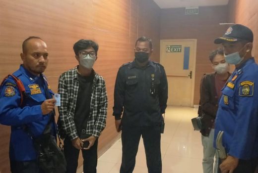 Nasib Apes, Pria Ini Terjebak di Toilet Mal Yogyakarta Malam Hari - GenPI.co JOGJA