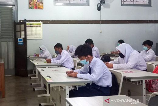 Jual Seragam, Sekolah di Yogyakarta Bakal Mendapat Teguran - GenPI.co JOGJA