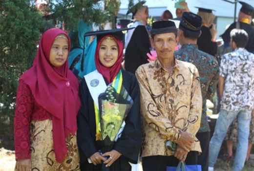 Kisah Putri Buruh Tani di Bantul, Lulus PGSD UNY dan Jadi PNS - GenPI.co JOGJA