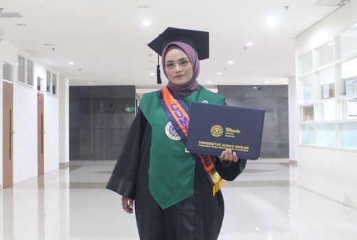 Sosok Sisil, Raih Predikat Wisudawan Terbaik UAD Yogyakarta - GenPI.co JOGJA