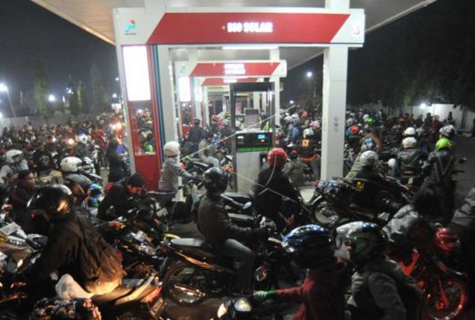 Harga BBM Naik? Ekonom UGM: Sebaiknya Jangan Tahun Ini - GenPI.co JOGJA