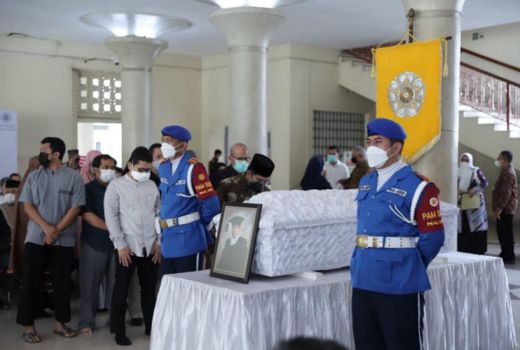 UGM Beri Penghormatan Terakhir Guru Besar Samekto Wibowo - GenPI.co JOGJA