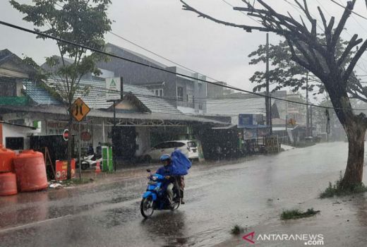 Peringatan Dini BMKG Yogyakarta, Waspada Hujan Lebat Rabu Ini - GenPI.co JOGJA
