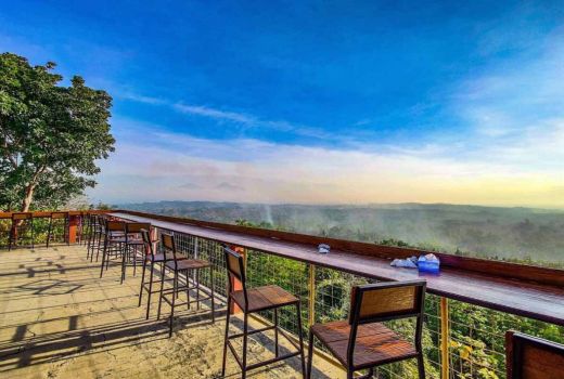 Rajaklana Resto di Sleman, Ada Menu Bebek Gongso Spesial! - GenPI.co JOGJA
