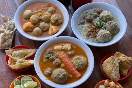 Bakso Cenghar Mak Nai di Yogyakarta, Kuah Pedasnya Bikin Ngiler! - GenPI.co JOGJA