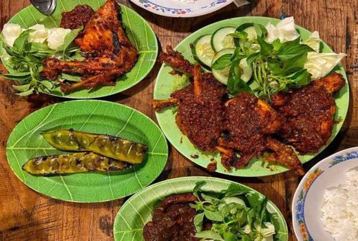 Ayam Bakar Artomoro di Sleman, Bumbu Pedasnya Meresap! - GenPI.co JOGJA