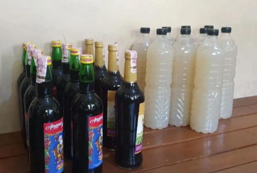 3 Warga Tewas, Polres Bantul Sita Ratusan Botol Minuman Keras - GenPI.co JOGJA