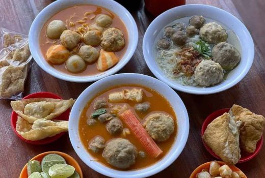 Bakso Cenghar Mak Nai di Yogyakarta, Kuahnya Pedas Banget! - GenPI.co JOGJA