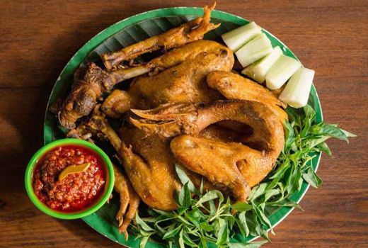 Warung Kebon Ndhelik di Yogyakarta, Spesial Ayam Goreng Kampung! - GenPI.co JOGJA