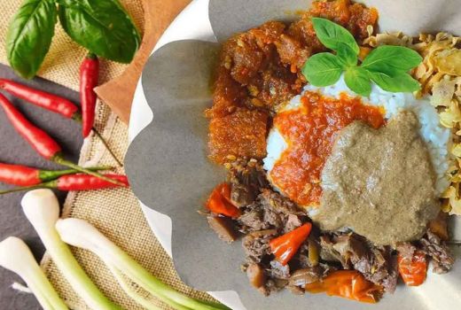 Sego Pedes Bu Tuti di Yogyakarta, Pedasnya Mantap! - GenPI.co JOGJA