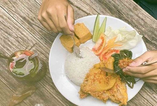 Ibaia Coffee di Yogyakarta, Ada Menu Ayam Bumbu Bali! - GenPI.co JOGJA