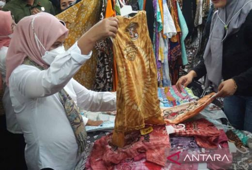 Kunjungi Pasar Beringharjo, Iriana Jokowi Borong Tas dan Daster - GenPI.co JOGJA