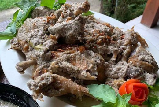 Resto Mbangun Tresno di Yogyakarta, Ada Ingkung Ayam Gurih! - GenPI.co JOGJA