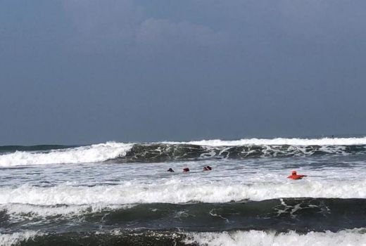 Seorang Wisatawan Asal Subang Tenggelam di Pantai Parangtritis Bantul - GenPI.co JOGJA