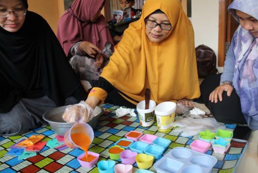 25 Pelaku UMKM di Kulon Progo Dilatih Manfaatkan Jelantah Jadi Lilin - GenPI.co JOGJA
