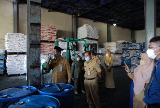Stok Kosong, TPID Pontianak Sidak Agen Minyak Goreng Curah - GenPI.co KALBAR