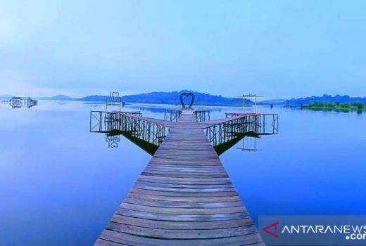 Danau Laet Tawarkan Sensasi Bermalam di Vila Terapung - GenPI.co KALBAR