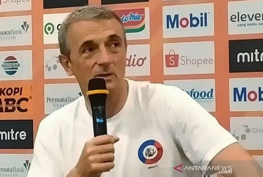 Milomir Seslija Resmi Jadi Juru Taktik Borneo FC - GenPI.co KALBAR