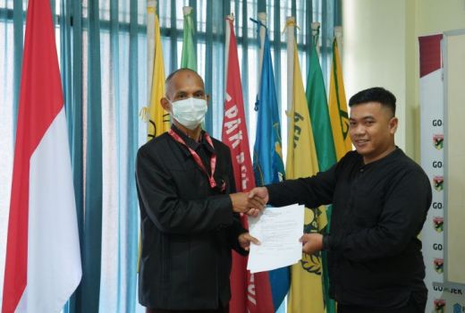 Ambil Formulir, 3 Orang Siap Jabat Ketua PSSI Kalbar - GenPI.co KALBAR