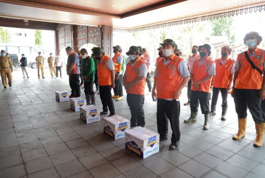 743 Pekerja Penanganan Sarana Umum Tak Libur Saat Lebaran - GenPI.co KALBAR