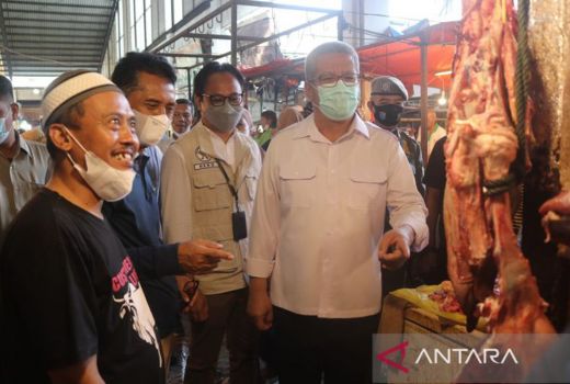 Harga Minyak Goreng Curah Rp 15 Ribu, Daging Sapi Rp 150 Ribu - GenPI.co KALBAR