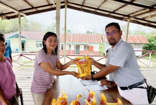 20.000 Liter Minyak Goreng untuk Warga Kapuas Hulu dan Ketapang - GenPI.co KALBAR
