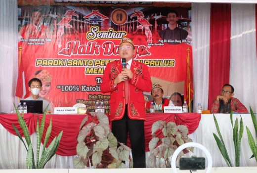 Seminar Naik Dango, Masyarakat Dayak Diminta Bantu Pemerintah - GenPI.co KALBAR